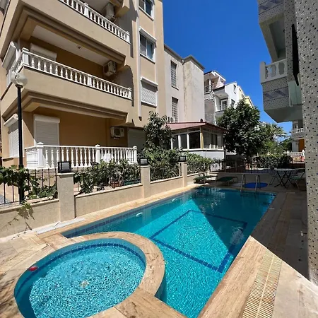 With Mustakil Pool And Jacuzzi Villa Didim